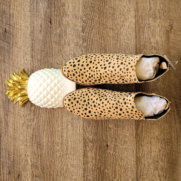 NWT! Dolce Vita Animal Print Leopard Ankle Booties - Picture 2 of 15